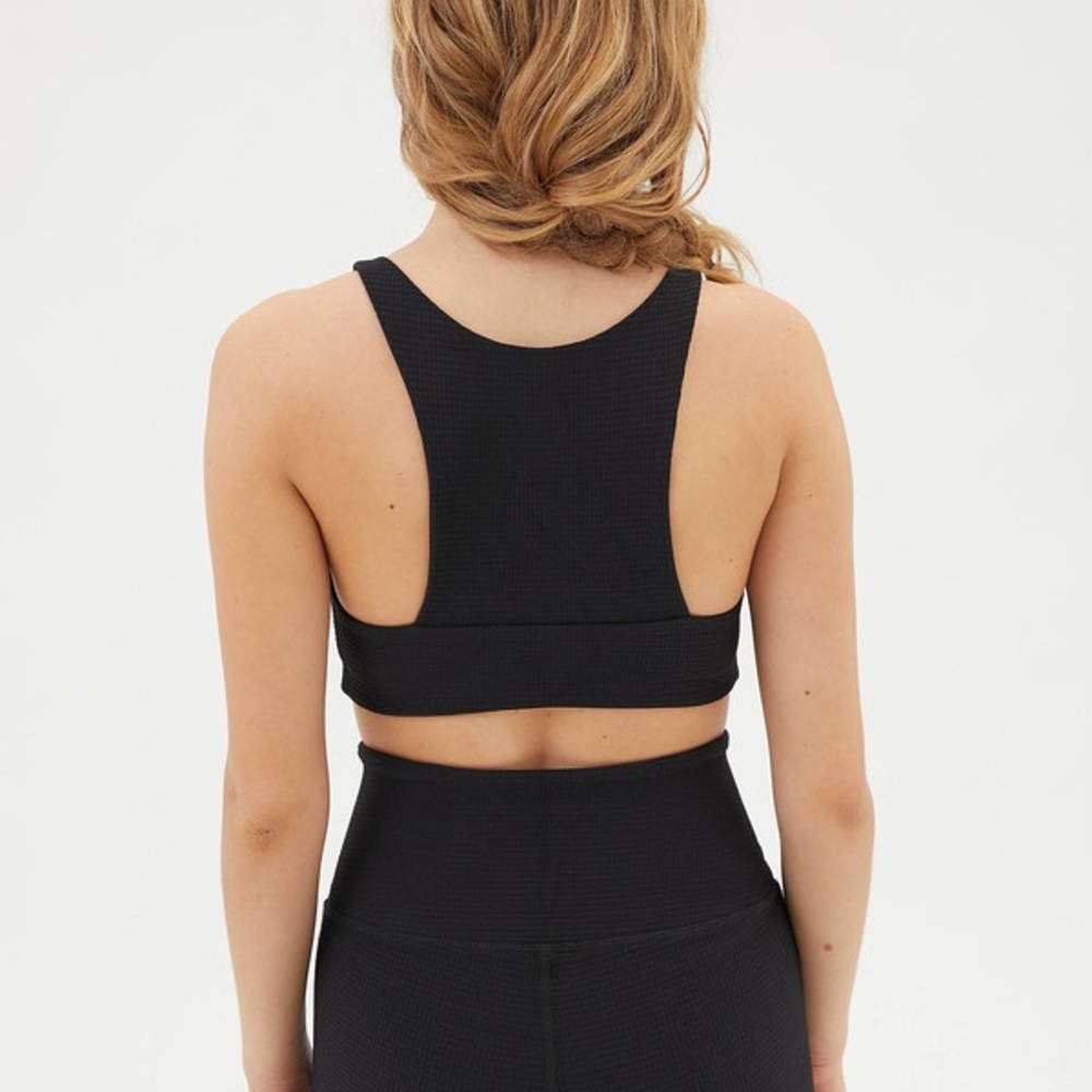 Year of Ours Lily thermal sports bra in black XS racerback scoop neck